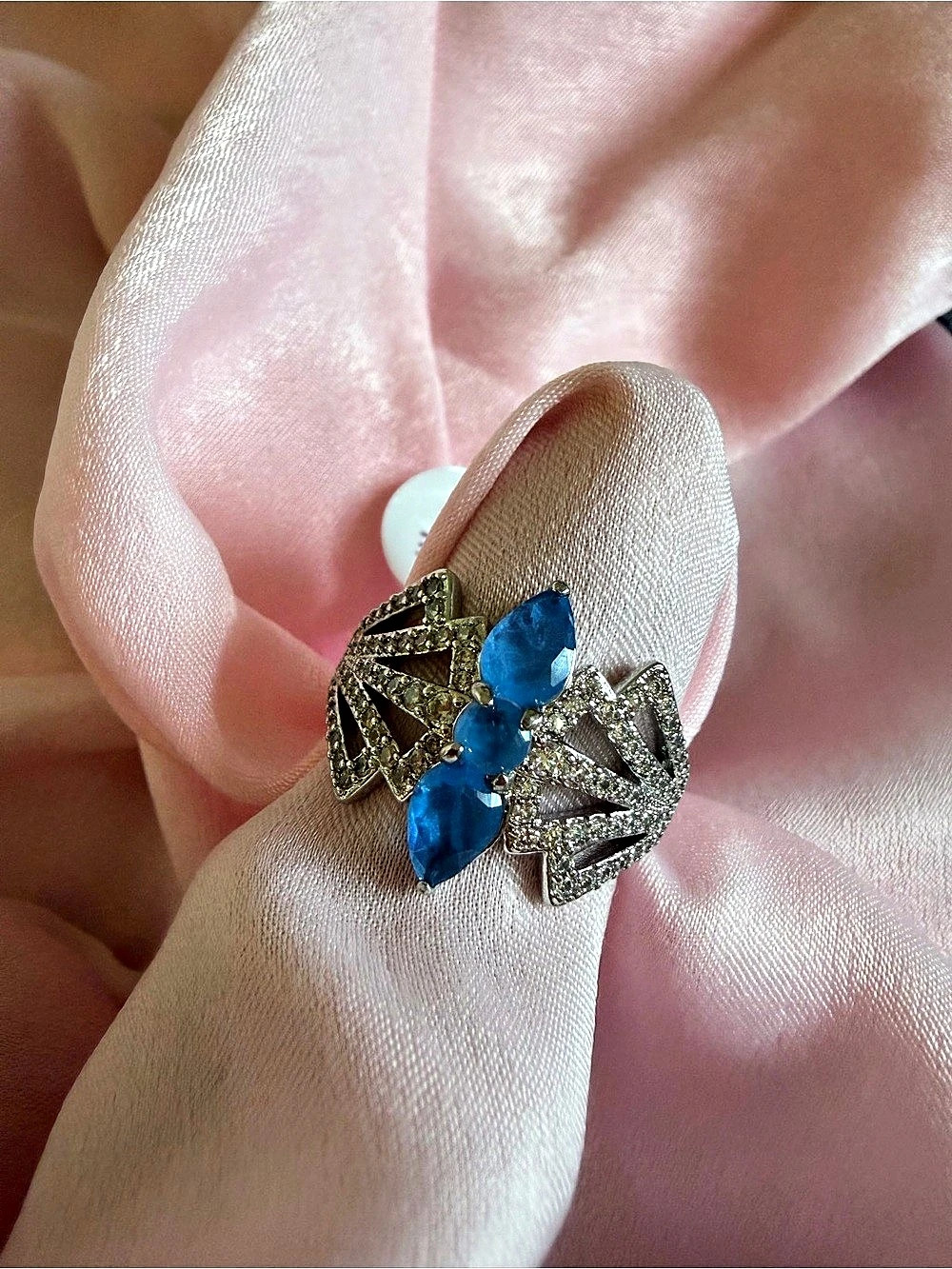 Wandering Light Ring in Silver & Blue Size 9 NWT